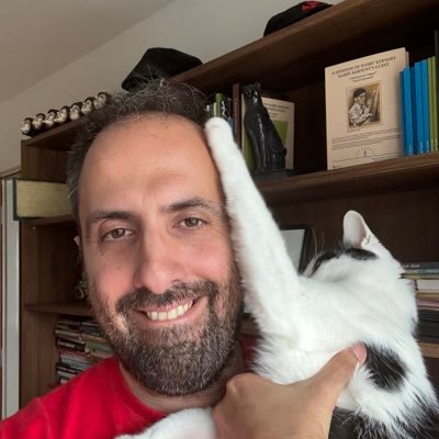 TheVVPodcast's profile picture. I write books, make podcasts, annoy football fans & drink Guinness.

 Host: The Witty Vitor 🎙️ Founder: Ring of Culture