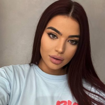 My DMs are open and I’m soooo bored… why aren’t you texting me yet? 👀📩
19 yo | Dancer, traveling❤️