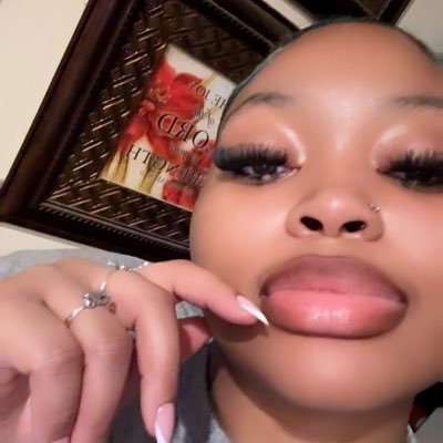 kuwnini's profile picture. 𝒏𝒆𝒘 𝒑𝒂𝒈𝒆, 𝒐𝒍𝒅 𝒐𝒏𝒆 𝒅𝒆𝒍𝒆𝒕𝒆𝒅.