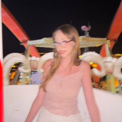 damlushka_0's profile picture. 