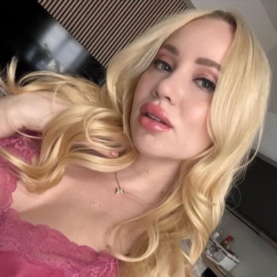 kiaralorf77's profile picture. am always available hit me up on my telegram https://t.co/kNXgFSbu1u