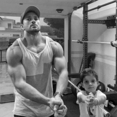 🧑💻Clean code & bad jokes 🏋️♂️Maybe tweeting between sets 🧟♂️blocking zombies daily