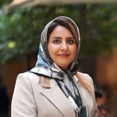 Crypto Trader| They call me the Crypto Lady| Founder of @marketgapir| #مارکت_گپ #Bitcoin 👨👩👧