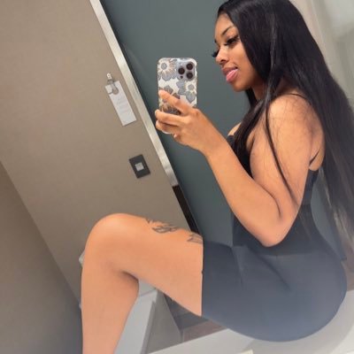 I’m fun to chat with 💋💞💗🧚♂️ Dude stay off 🖕 Zangi chat…1045825145 signal +19377933826