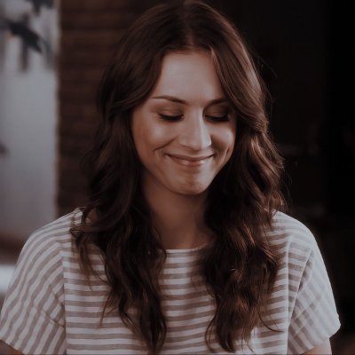 ❀❀ lubię kwiatki i ziołowe herbatki ❀❀
wattpad: ciastozmalinami
instagram: https://t.co/c9RUFqWhnZ
#mimosawatt
#wyspywatt