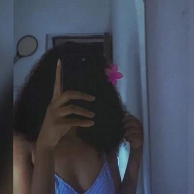 Oladunnisunset's profile picture. OLADUNNI|
Writer|
Poet|
Lover of books|
A proud Yoruba woman