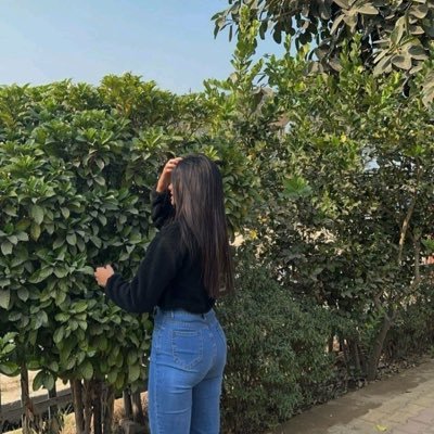 roonya990's profile picture. 