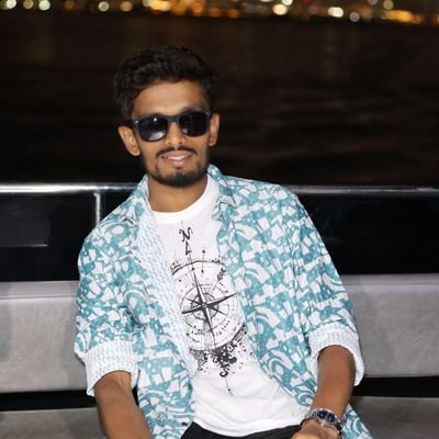 Direction & Promotion_Dept @ KFI | Actor | Writer | Movie Reviewer | Founder: Kannada News & KFI Insider ( 800K+) Subscribe👉 https://t.co/2qJ9i94oRv