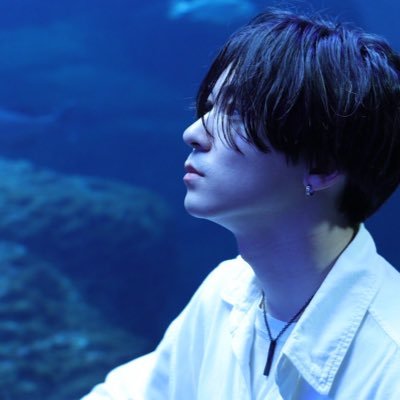 Aoi_ichijo1208's profile picture. 一条 葵｜ホストと作家、夜で酔わせて物語で泣かす｜「推しに会いに来る」か「物語に落ちる」か。選んで。｜#歌舞伎町 #一条葵 #小説連載中 #小説好きと繋がりたい