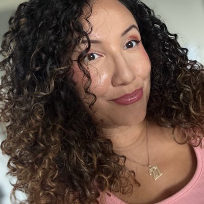 Latina 🇨🇺🇸🇻l 📍Washington, DC l Politics & ⚽️l Views are my own