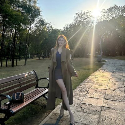 Enjoying freedom is my attitude towards life. 🥂#BTC is the future!