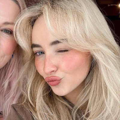 ⊹ ࣪˖ Falando sobre livros e Sabrina Carpenter ᥫ᭡ listalendo on ig | Também dou aula de inglês em, multifunções aqui!! @listaensinando ❤︎