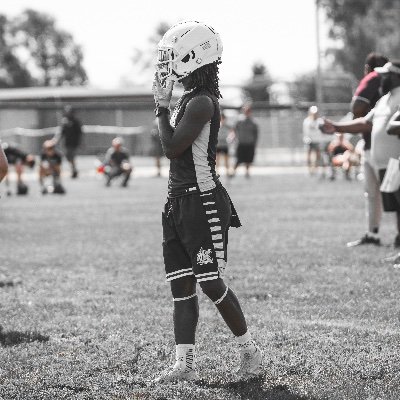 Wr, safety, ‘28, 5’10.5, 160 Lbs, Multi sport ATH🏀🏈,|815-263-1849|Kankakee high school sophomore on varsity football