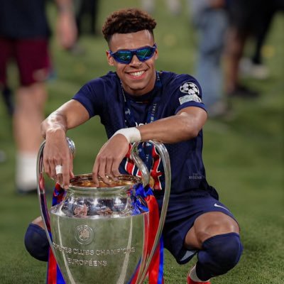 Sadwen_'s profile picture. 