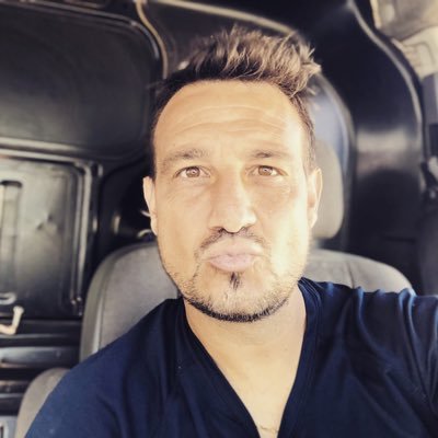⚽️Futbolista y Entrenador de nacimiento⚽️ Entrenador nivel 3 Nacional. Saborea las victorias y hazte fuerte en las derrotas…… Instagram: juanvi_pakete