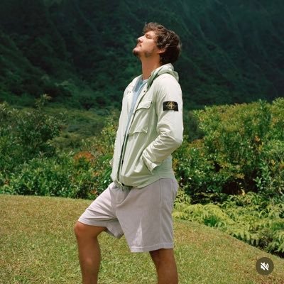 🇧🇷 | 31 | she/her | ✨ the universe belongs to josé pedro balmaceda pascal……. i’m just (happily) living in it ✨