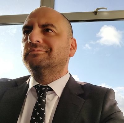 POU1306's profile picture. Confía en el tiempo, que suele dar dulces salidas a muchas amargas dificultades.