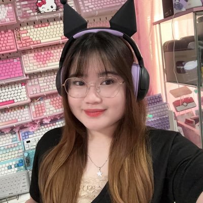 ISFJ ☆ diverse collector | artist 🍮🍒 creating monthly Themed Setups since 2020 🌸 grab our keycap set! Digital Dreams: Pastel Y2K 📸ᝰ.ᐟ👇🏻 LlNK lN MY Bl0