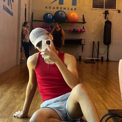 Wallasfelipede's profile picture. uma mistura de tesão, sentimento, carência e safadeza