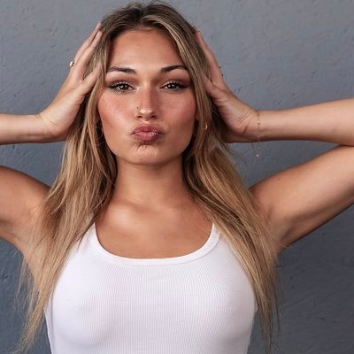 Texas based. Model, Content Creator, Brand, 📸👙👠🎞️🛍️. bookings/info: tessaleemodel@gmail.com