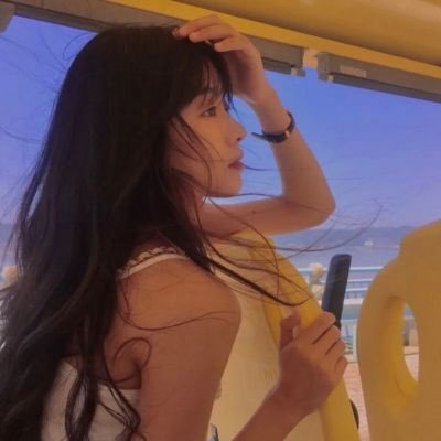 gYWF85K3b8hfKV's profile picture. flowing like water with silent joy 💖🌺🧡