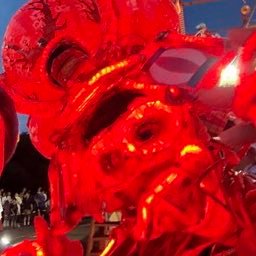 Mr Apple Mr RED 赤い人 きじむなー カチャーシーレッド 電飾侍 祭の神など1000の名前を持つ赫赫たる赤い人 その他の二つ名募集中 関東の沖縄イベントに推参する 盆踊り界の赤い人として盆踊ラー界隈でも知られる 正式に職業「赤い人」になりました 平日の昼間のお仕事募集中