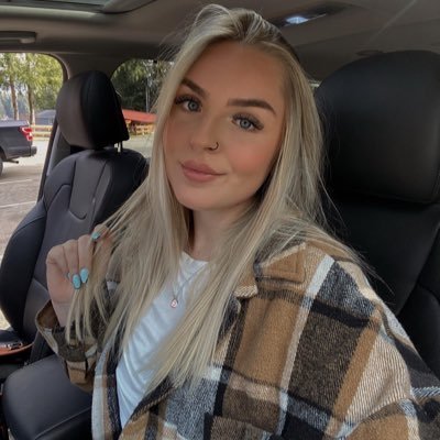 Just a woman trying to live life to fullest now.
Cashapp: Izanna Osi
Creator and co owner of Mod Central. Other two co owners are Fenria and DapperDuff.
Thx ❤