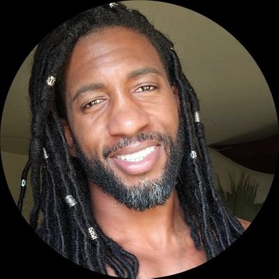 Actor | Embodiment Guide | Intimacy Facilitator
Soulful and evocative presence.
Playfully loving. Powerfully soft.
Fire & Flow. Devotion in motion.