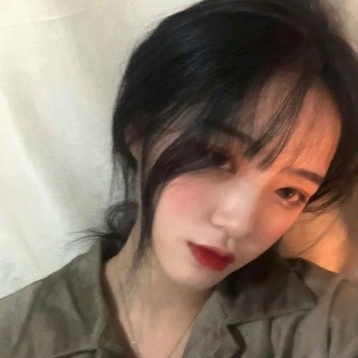 7j67I0JNKPqi9OL's profile picture. drifting like clouds with dreamy days 🌊🦋🧡