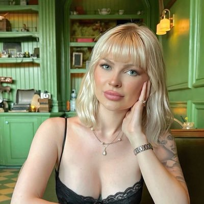 Ursala06_'s profile picture. living my life at its possible best ❤️✌🏻