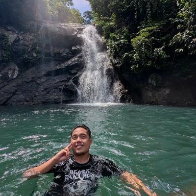 D_Bernaber's profile picture. Movie | Coffee | Cats | Twice

*random quote*

Hit me up.