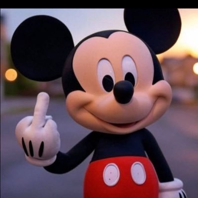 AdrianaDricaBr's profile picture. Elevo os meus olhos para os montes, de onde virá meu socorro? O meu socorro vem do Senhor. (Salmos 121)