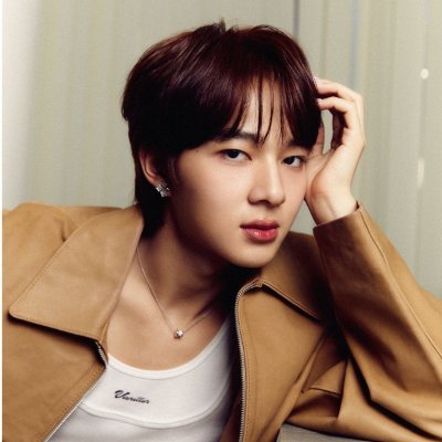 fbonros's profile picture. Waiting NuNew 1st single Album 🎤🎧