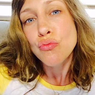 lorriesgf's profile picture. I do see something behind you — BOO!