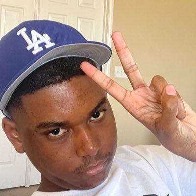 DieC1riis's profile picture. be hating on some type shii