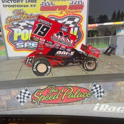 I like dirt racing