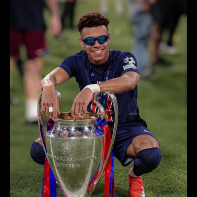 sugglieXX's profile picture. ⚜️❤️💙