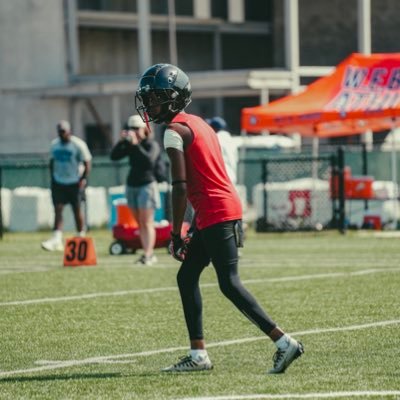 C/O 28| @ | ht 5'9 | wr | db | kr nyqueztaylor@gmail.com 3.5gpa | contact (502)799-5762 2way ATH track & field 300mh top hurdler ( 9th in region ) #21