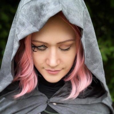 Cozy gremlin from the PNW, Twitch Affiliate, gamer, renaissance faire frequenter, aspiring singer, and piano player💕