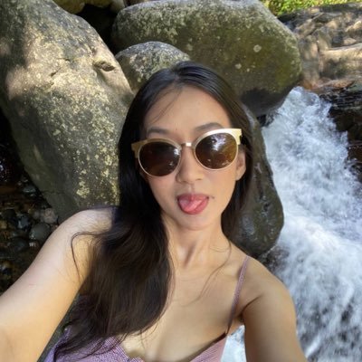 abdacuycuy's profile picture. half angry bird