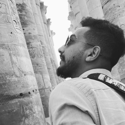 محمد حواس .. شاعر عامي مهتم بما لا يهتم به الآخرون.
كل ما تراه هنا .. لا يمُت للواقع بصله واي تشابه بينه وبين الحقيقه فهو مجرد وحي من خيالي .. وانا لست مؤلف