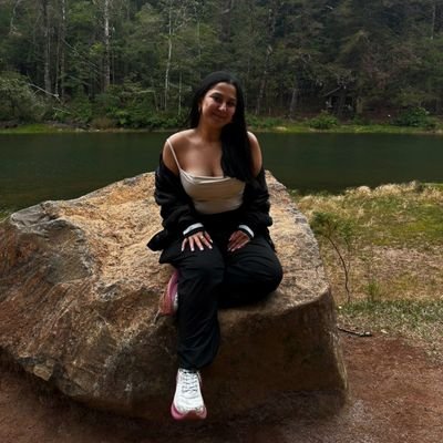 glorianamadriz's profile picture. 💜💜💜