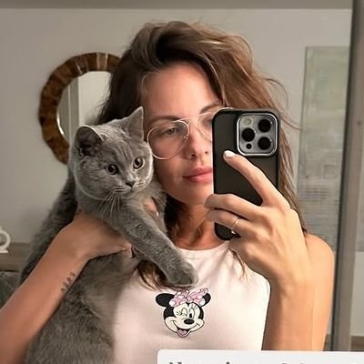 Chica | Fan de Pablo Alborán, Ana Mena♡ Miriam 71,1%👑Huguista🦉🥖🦖 Auryn☆ Malyson💜🕊 Martian👨🏫🚀🎣 Jessingo🎸❣️ Lunai🌙 | Luis Cepeda💙 🕺🦩 Miri💄💅