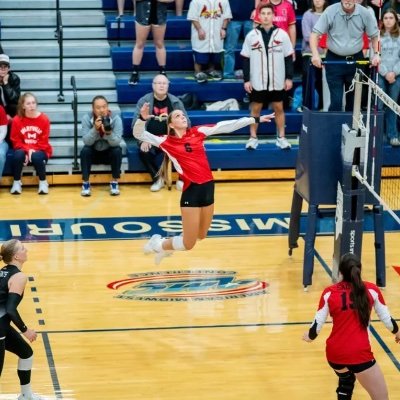 Maryville University '28/OH/#6
3x 1st Team WCC/ 3x All State IL Prep Volleyball/Herald Whig Co-Player of the Year 2023/QND '24/Rockwood Thunder VBC