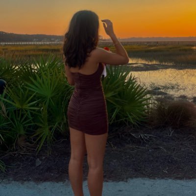 beeziekins's profile picture. 💐🪩🤍🫧