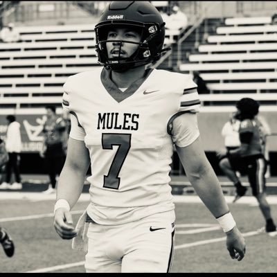 QB @UCM - 2023 ALL NEWCOMER AWARD in the MVFC / JUCO BABY- Ventura College (2022 Offensive player of the year (10-0 as starter )