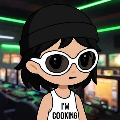 白天搬砖,晚上煮链。
Just a broke dude cooking coins in a 网吧| #Creative NFT Designer