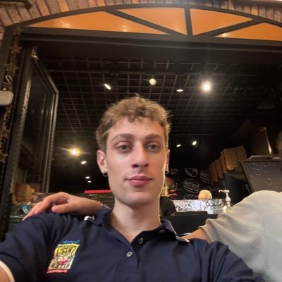 evermwhore13's profile picture. :(