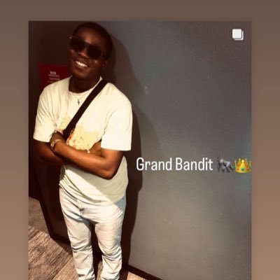 Tout vient à point nommé à qui sait attendre ! ⏳ AMOUREUX DU BON RAP ⚔️🔥(consommateur puuurreee!!🎶🎵) Fan du Réal Madrid⚪️🏳️. Bon CAMEROUNAIS 🇨🇲