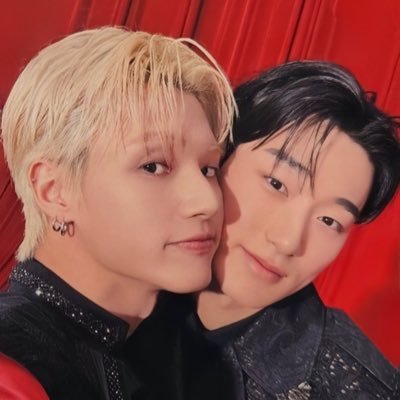 솜사탕 좋아하는 게이 길 고양이🍭 | 성인티니 25+ @starshapedfluff | switch/verse truther 🔞 웡낫 & 낫웡 다 좋아요 RPF